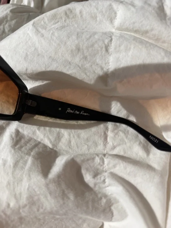 DEZI Read the room sunglasses - Picture 3 of 5